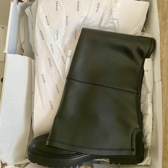 Guess size 10 M knee high black boots - Picture 3 of 4